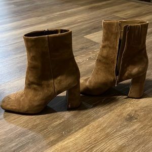 Sam Edelman worn lightly.  Mint condition. Size 8